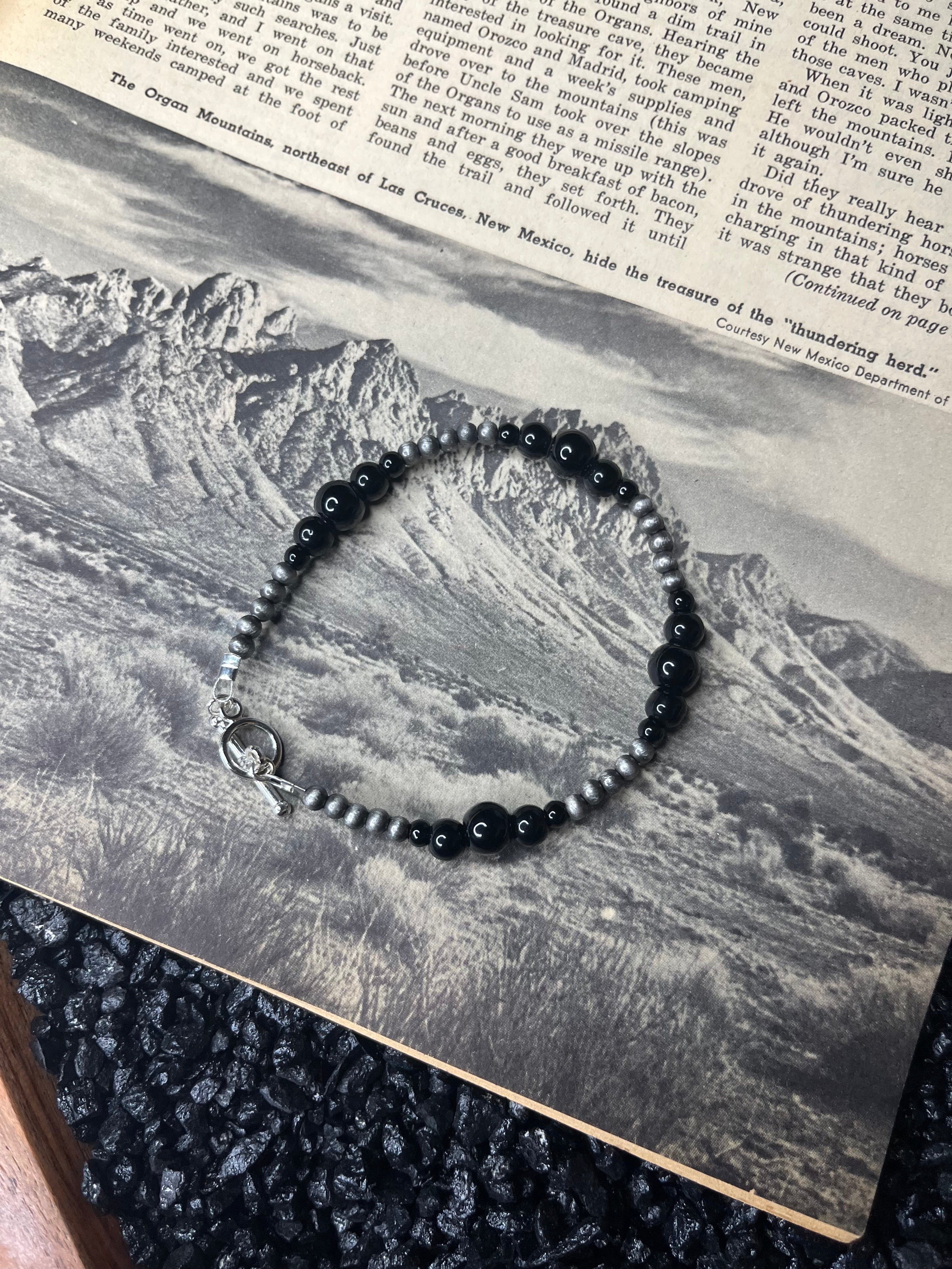 Faux Silver and Black Gemstone Variated Bracelet