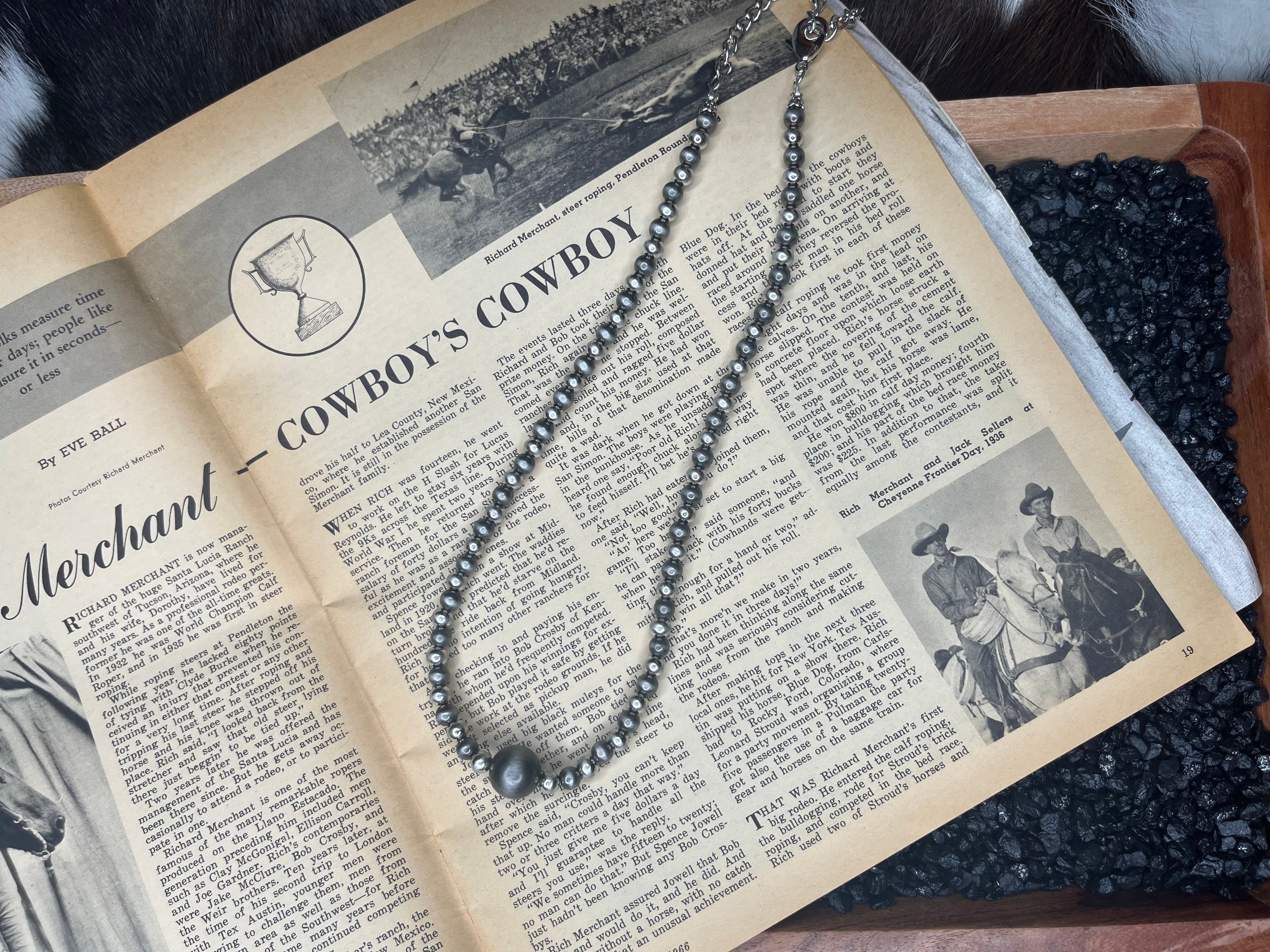 Faux Silver Polished and Non Polished Look Pearl Necklace