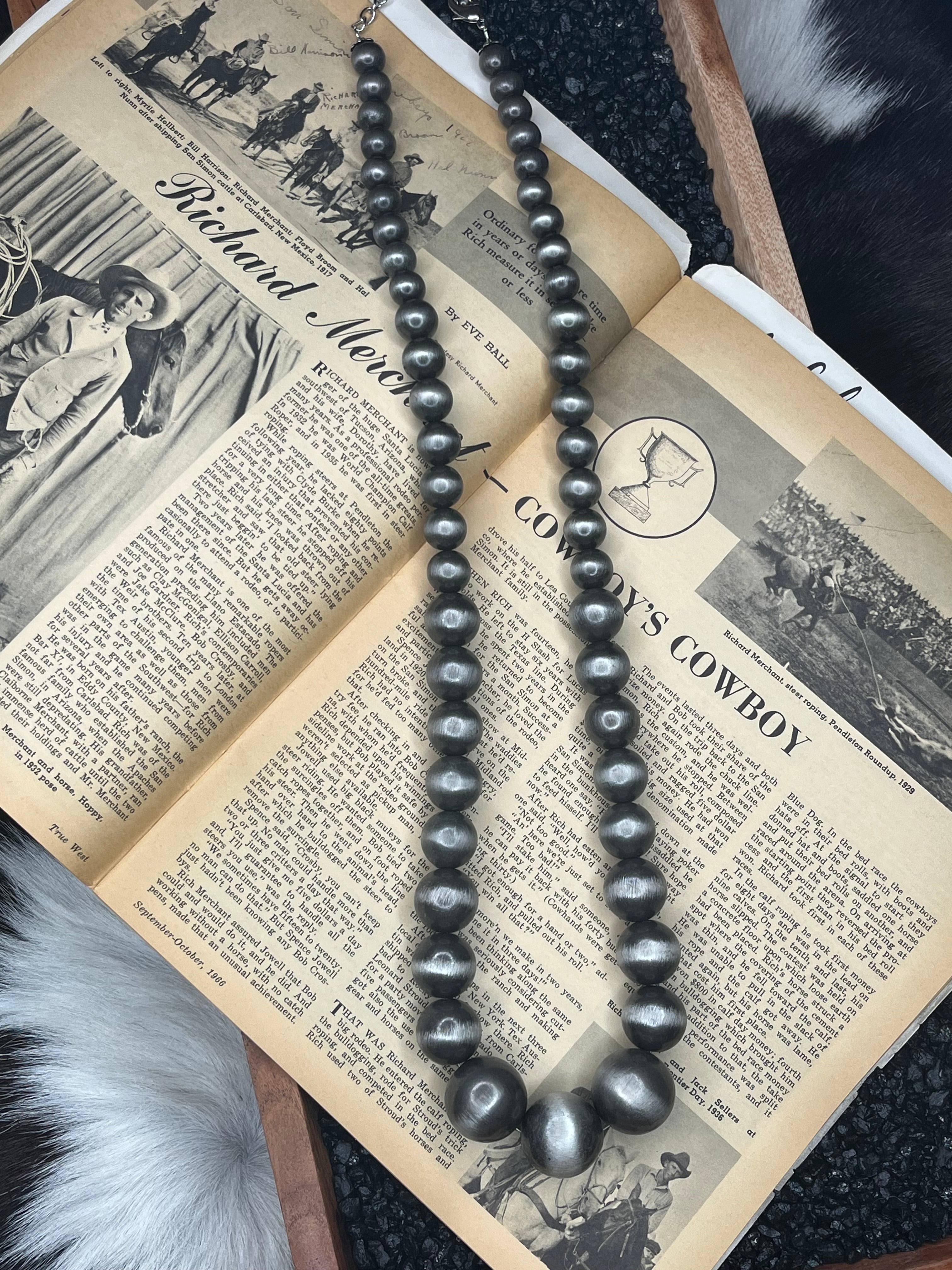 HUGE Faux Pearl Graduated Necklace