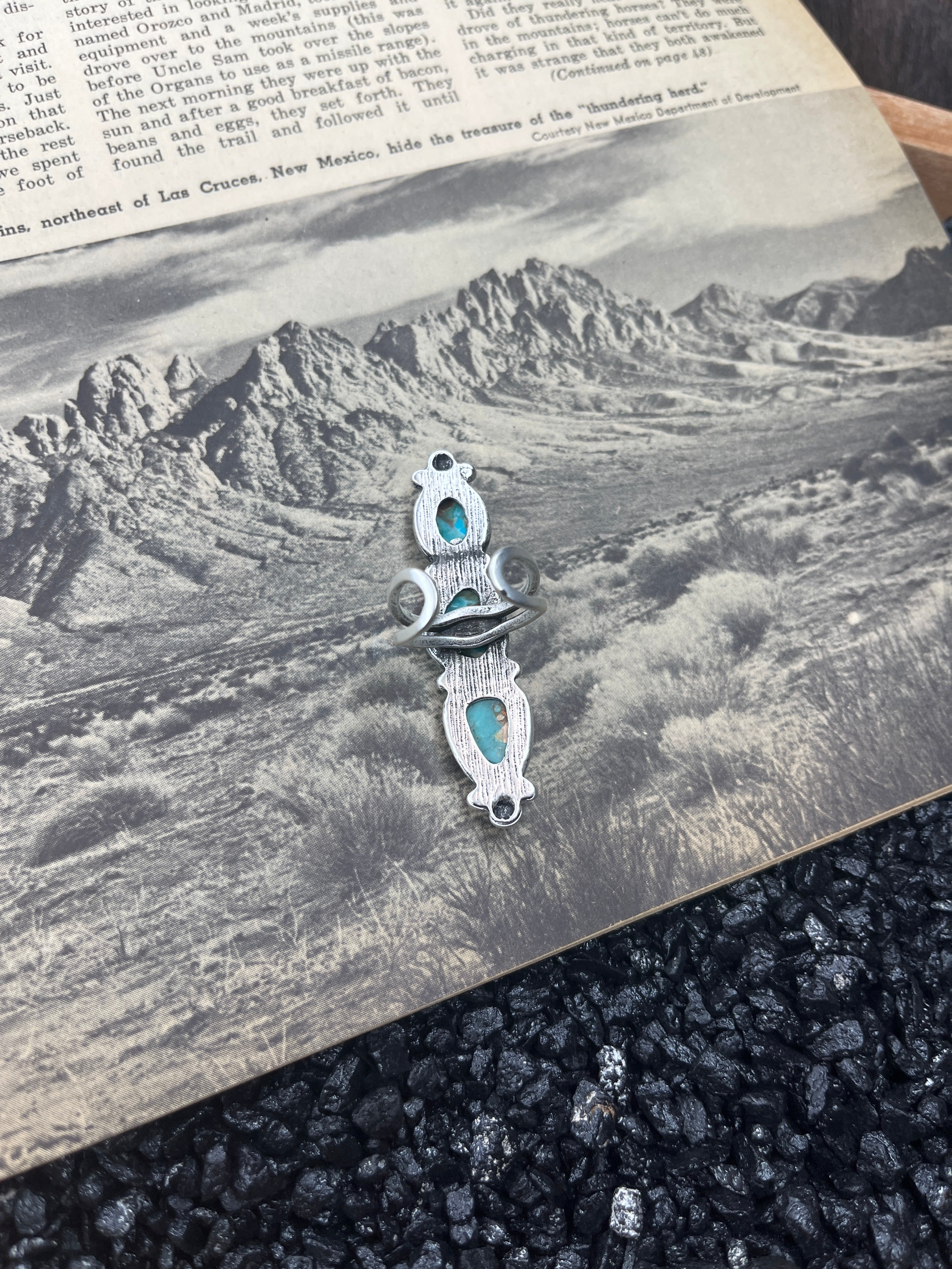 Detailed 3 Stone Faux Turquoise Ring